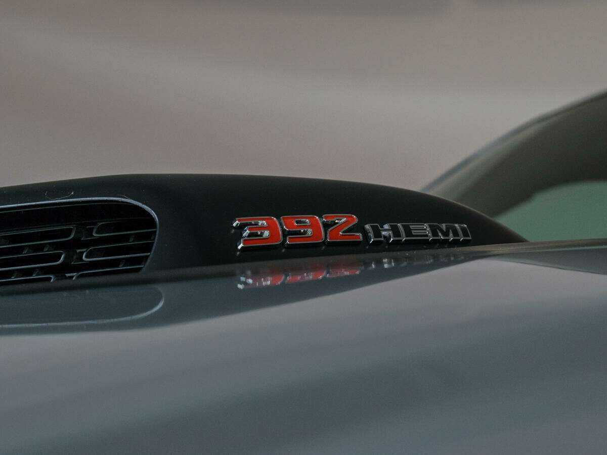 Купить Dodge Challenger с пробегом. Фото: #17
