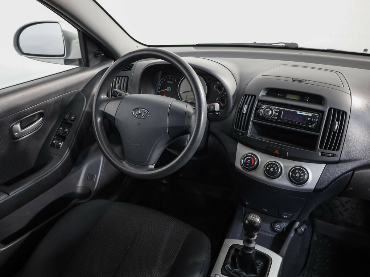 Купить Hyundai Elantra с пробегом. Фото: #6