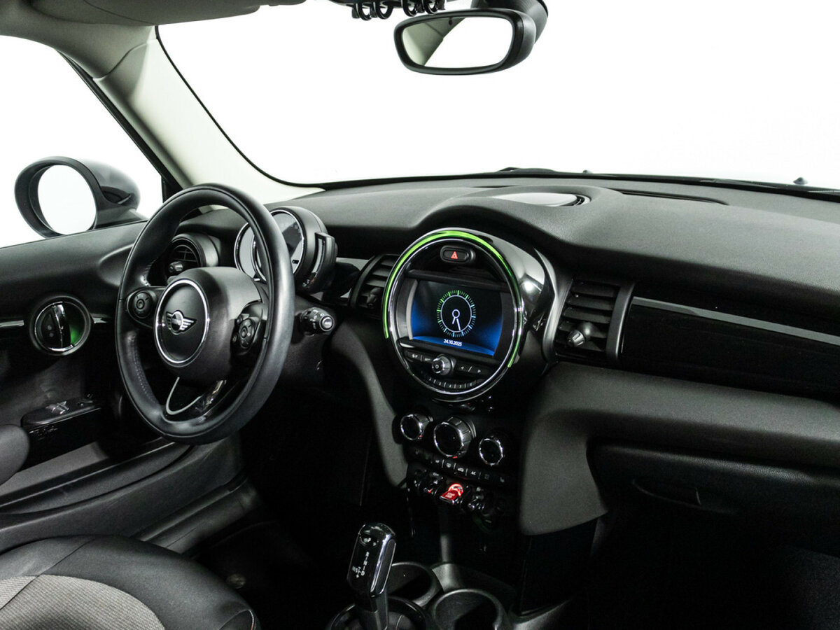 Купить Mini Hatch с пробегом. Фото: #8