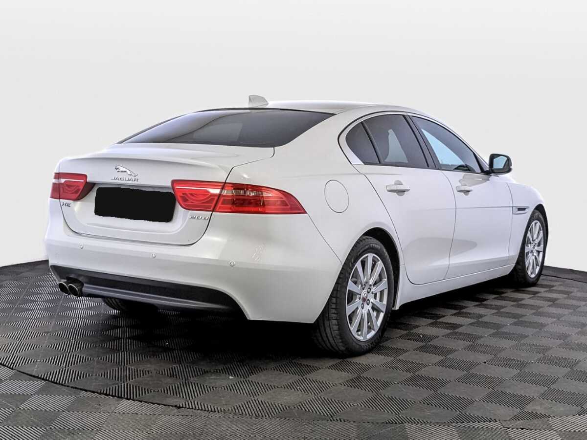 Купить Jaguar XE с пробегом. Фото: #4