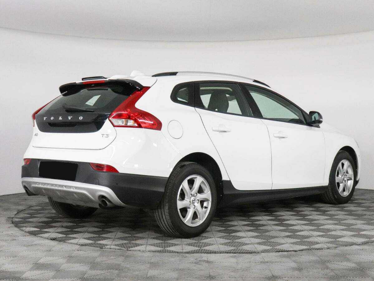 Купить Volvo V40 Cross Country с пробегом. Фото: #4