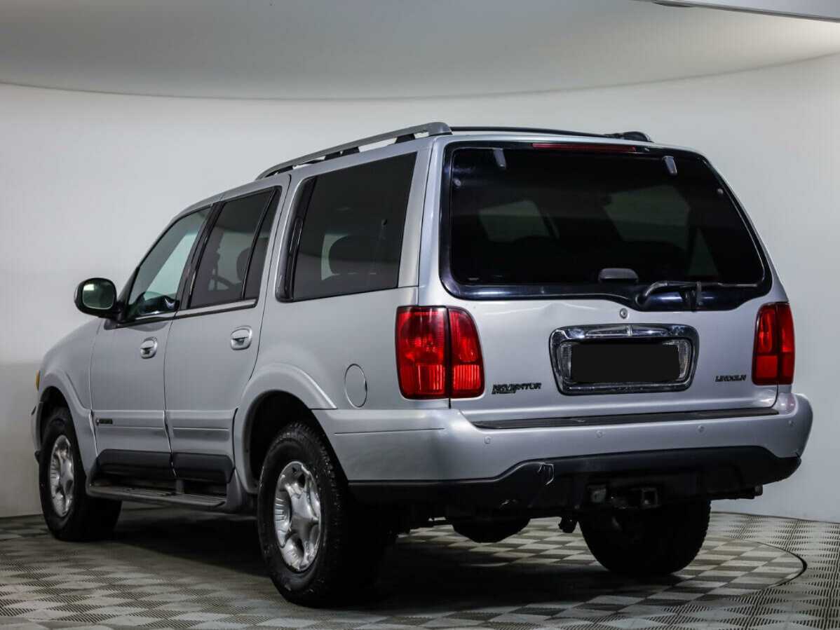 Купить Lincoln Navigator с пробегом. Фото: #5