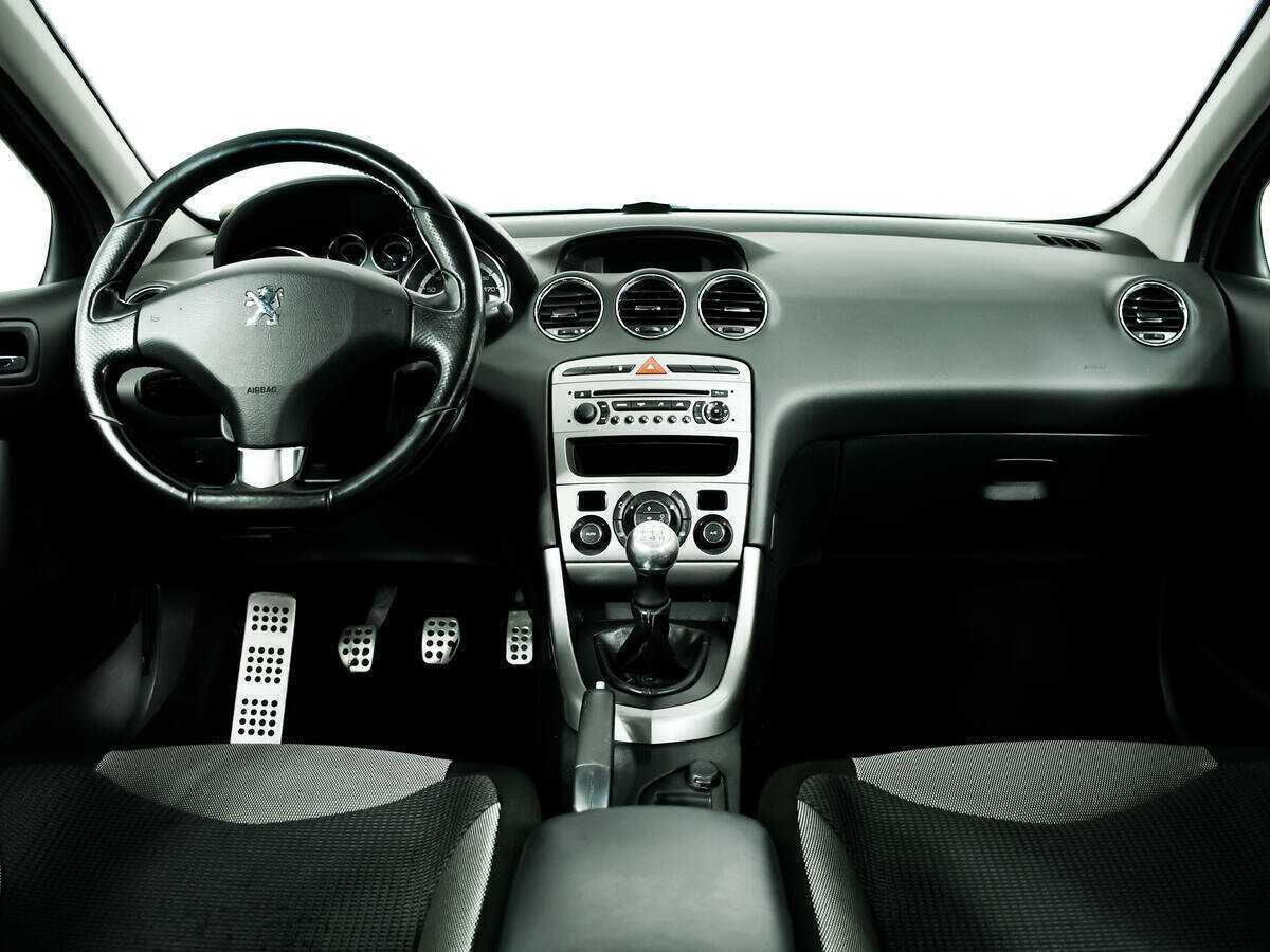 Купить Peugeot 308 с пробегом. Фото: #10