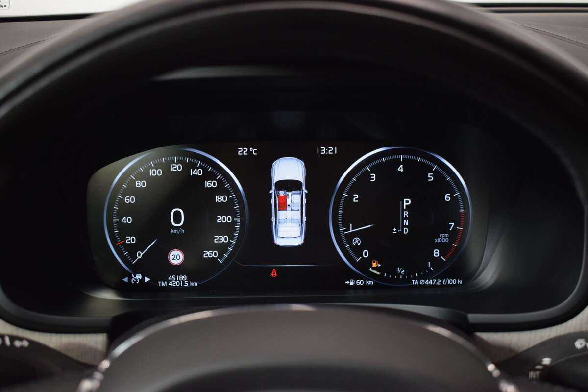 Купить Volvo S90 с пробегом. Фото: #21