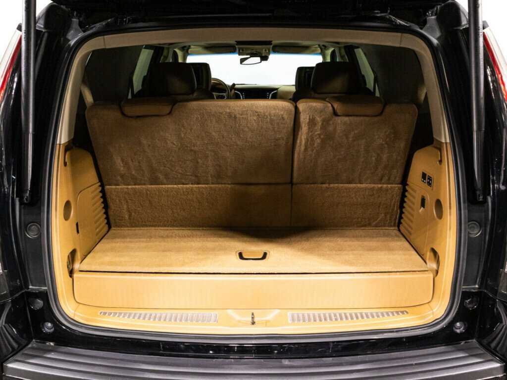Купить Cadillac Escalade с пробегом. Фото: #14