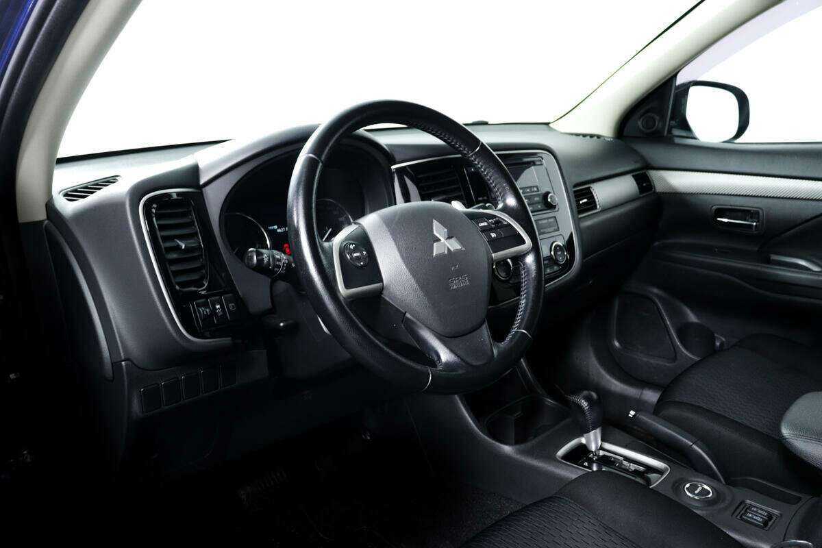 Купить Mitsubishi Outlander с пробегом. Фото: #12