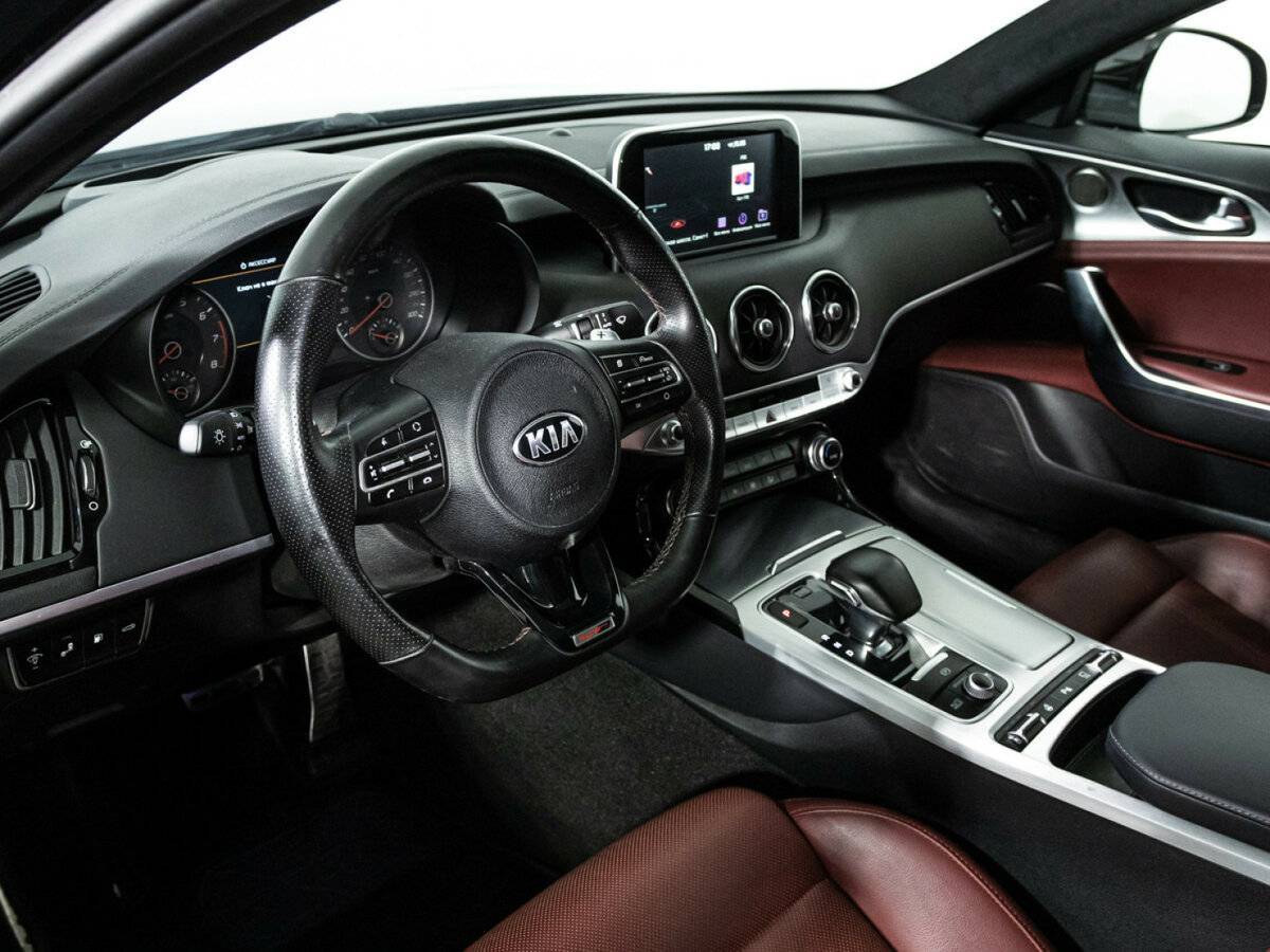 Купить Kia Stinger с пробегом. Фото: #10