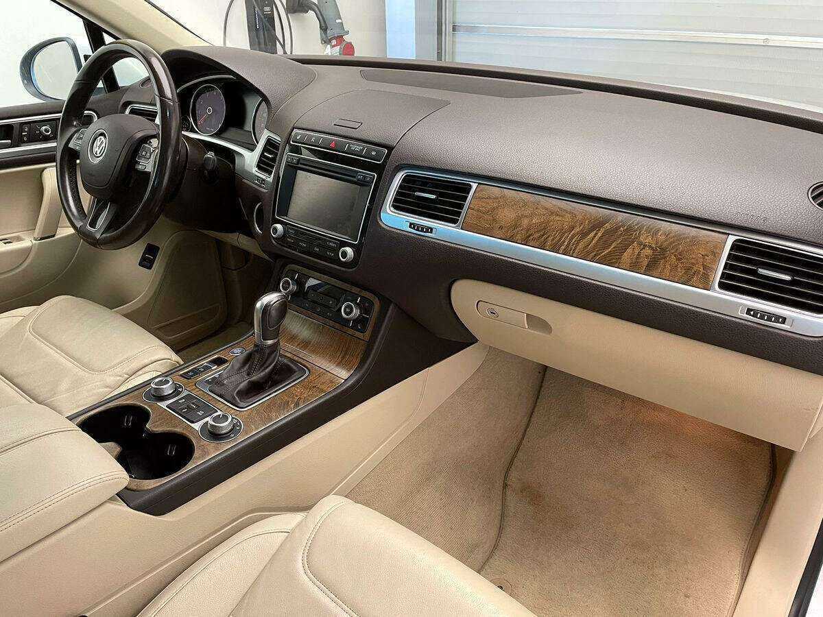 Купить Volkswagen Touareg с пробегом. Фото: #6