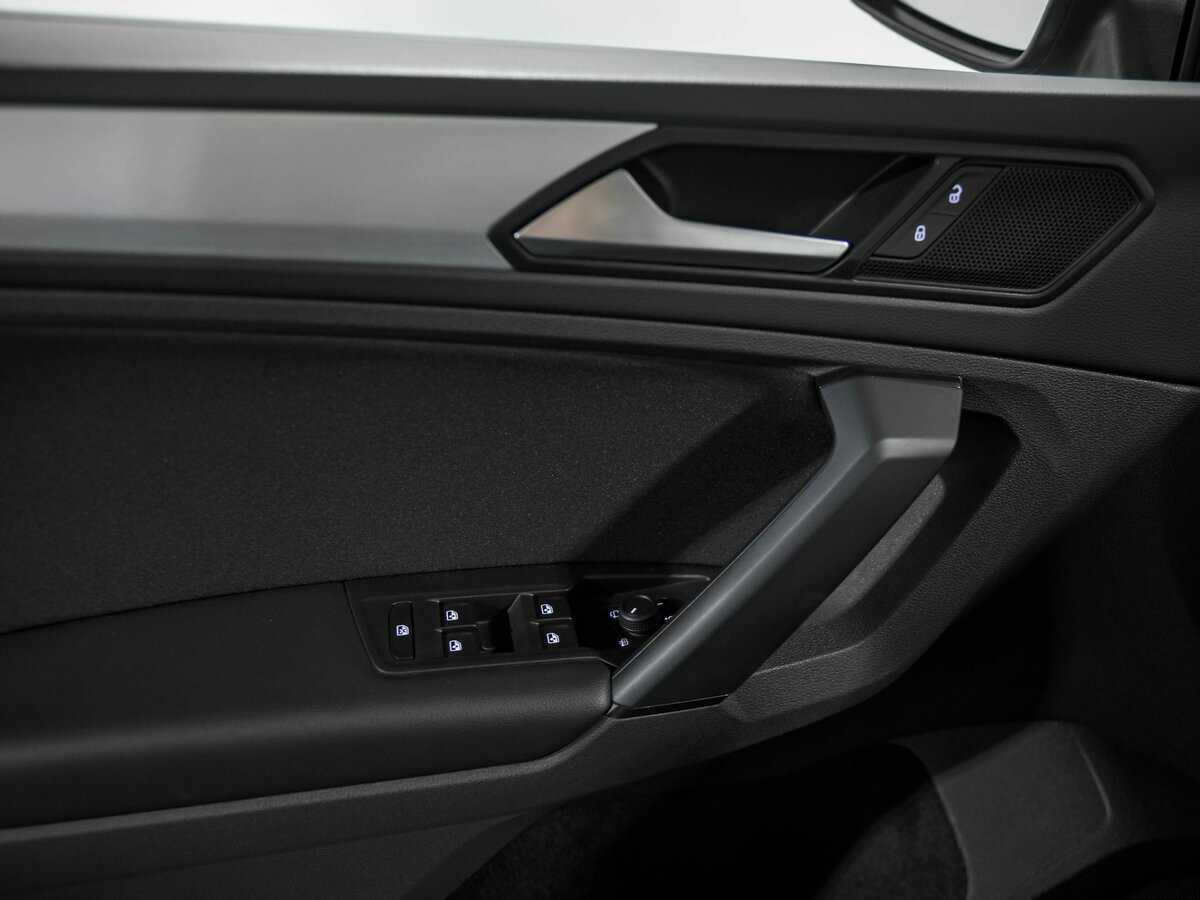 Купить Volkswagen Tiguan с пробегом. Фото: #11