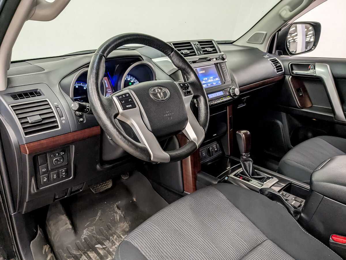 Купить Toyota Land Cruiser Prado с пробегом. Фото: #15