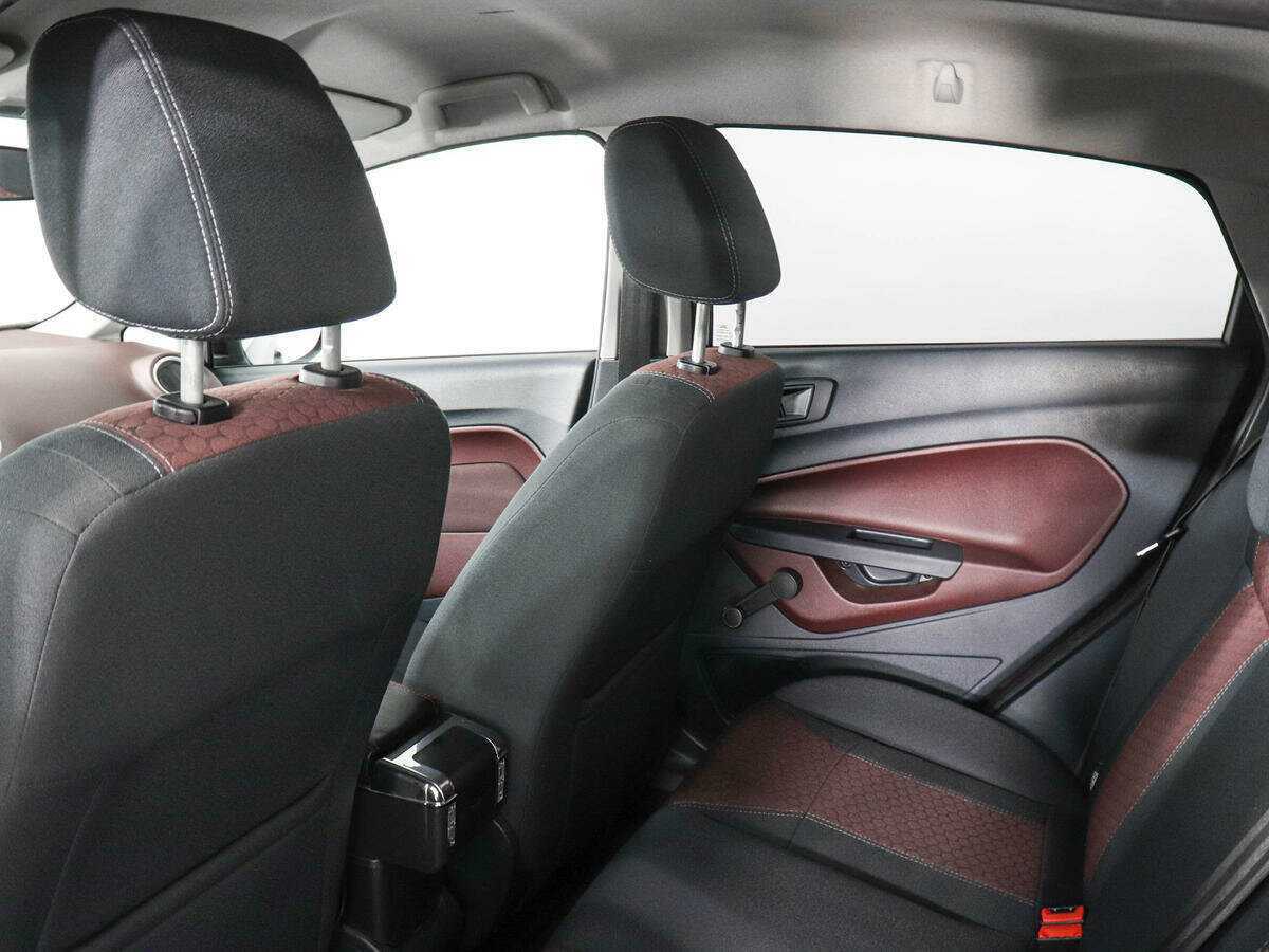 Купить Ford Fiesta с пробегом. Фото: #7