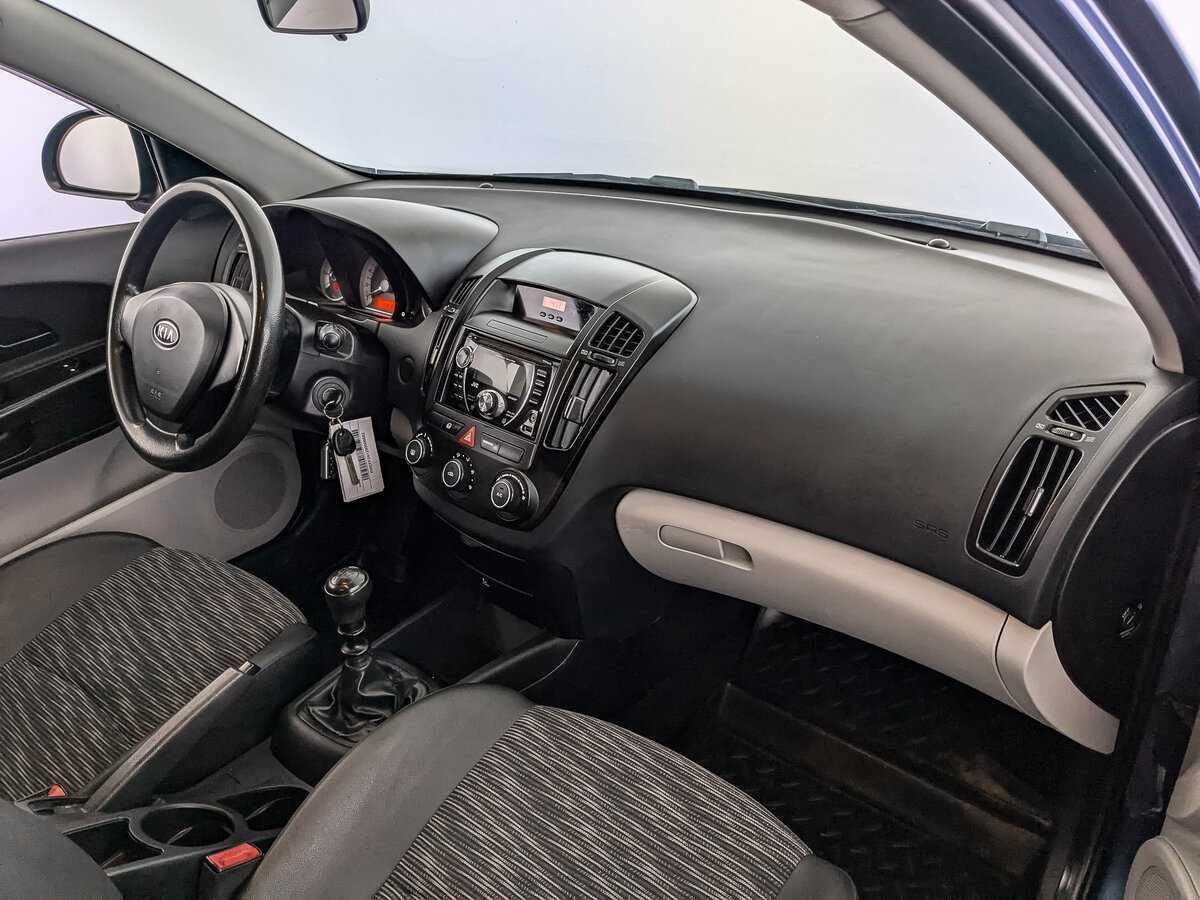 Купить Kia Ceed с пробегом. Фото: #8
