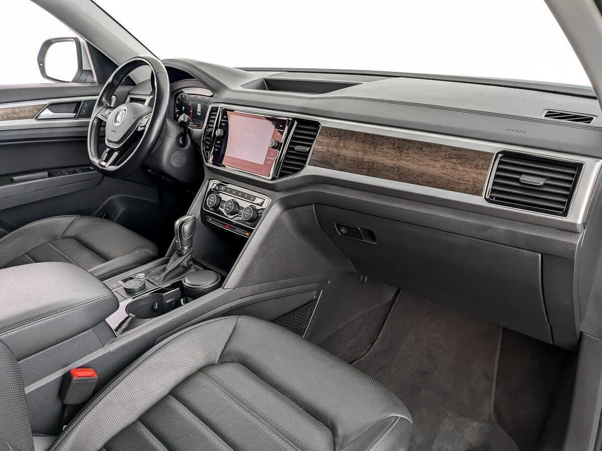 Купить Volkswagen Teramont с пробегом. Фото: #8