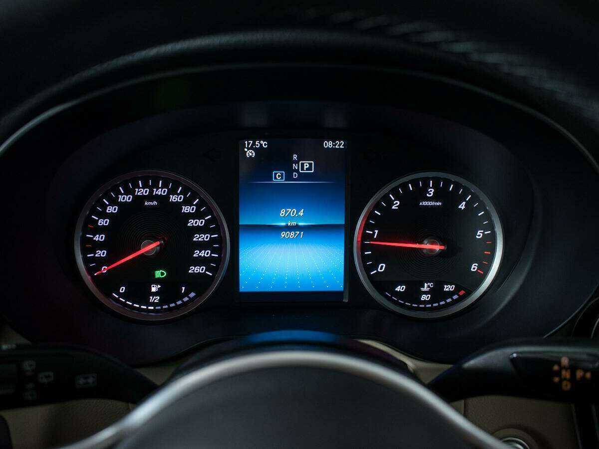 Купить Mercedes-Benz GLC с пробегом. Фото: #10