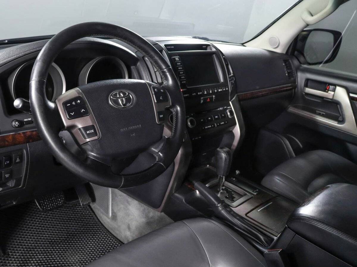 Купить Toyota Land Cruiser с пробегом. Фото: #13
