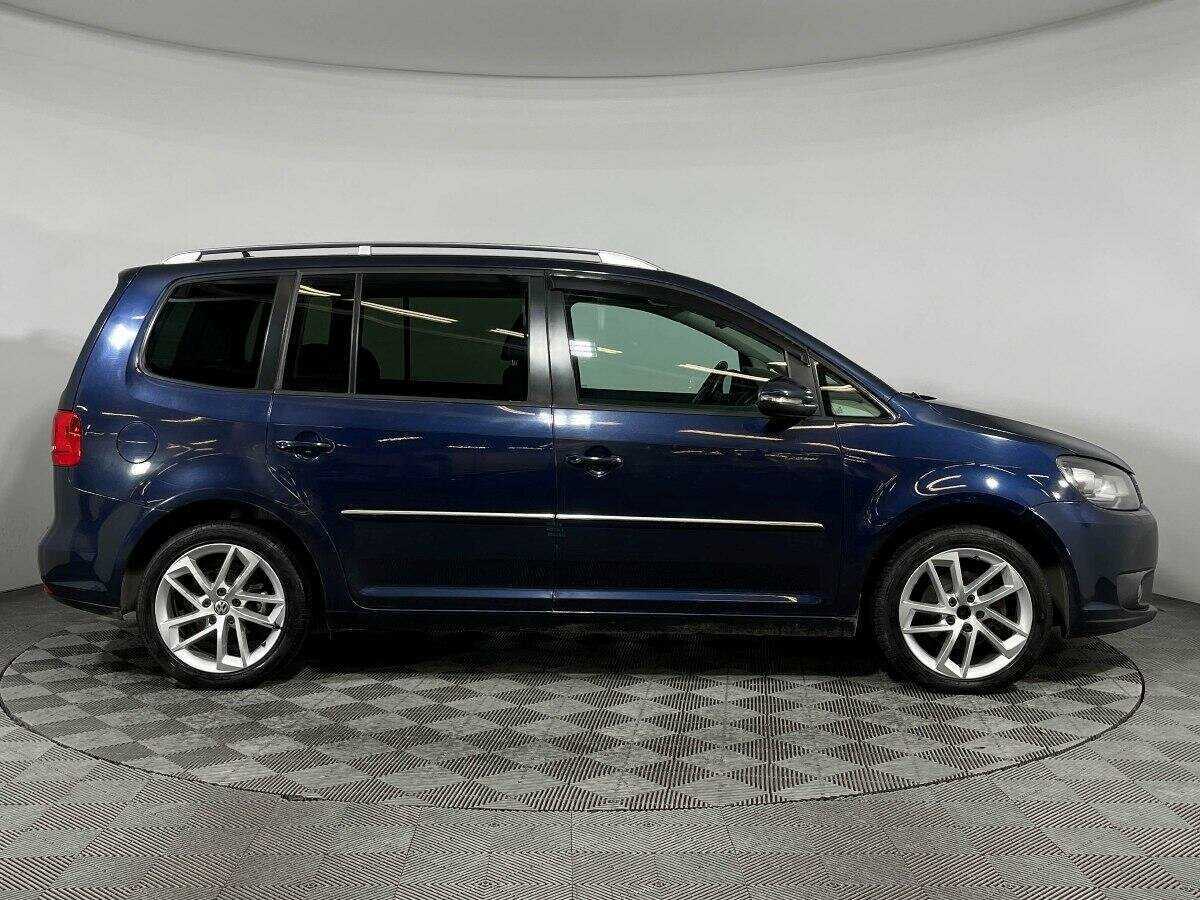 Купить Volkswagen Touran с пробегом. Фото: #3