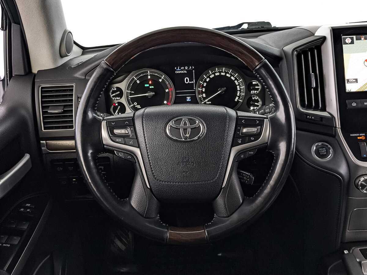 Купить Toyota Land Cruiser с пробегом. Фото: #21