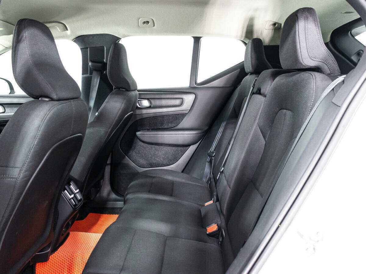 Купить Volvo XC40 с пробегом. Фото: #9