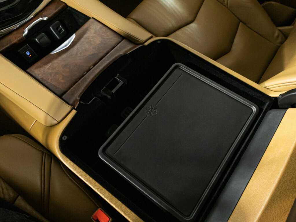 Купить Cadillac Escalade с пробегом. Фото: #21