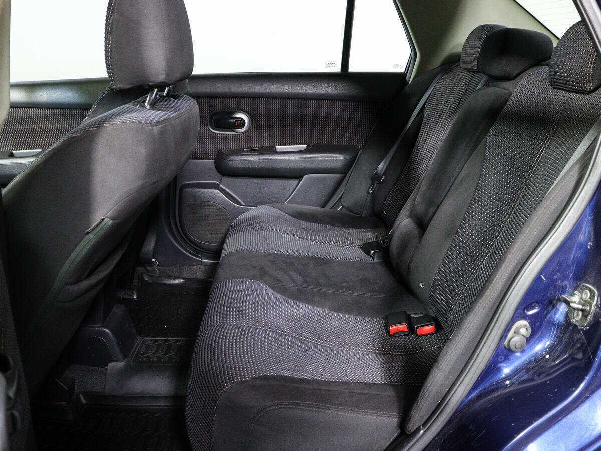 Купить Nissan Tiida с пробегом. Фото: #9