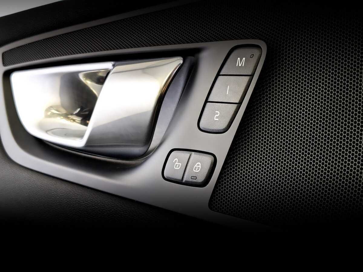 Купить Volvo XC60 с пробегом. Фото: #17