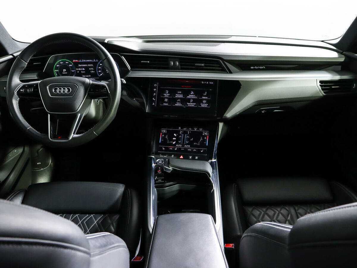 Купить Audi e-tron с пробегом. Фото: #10