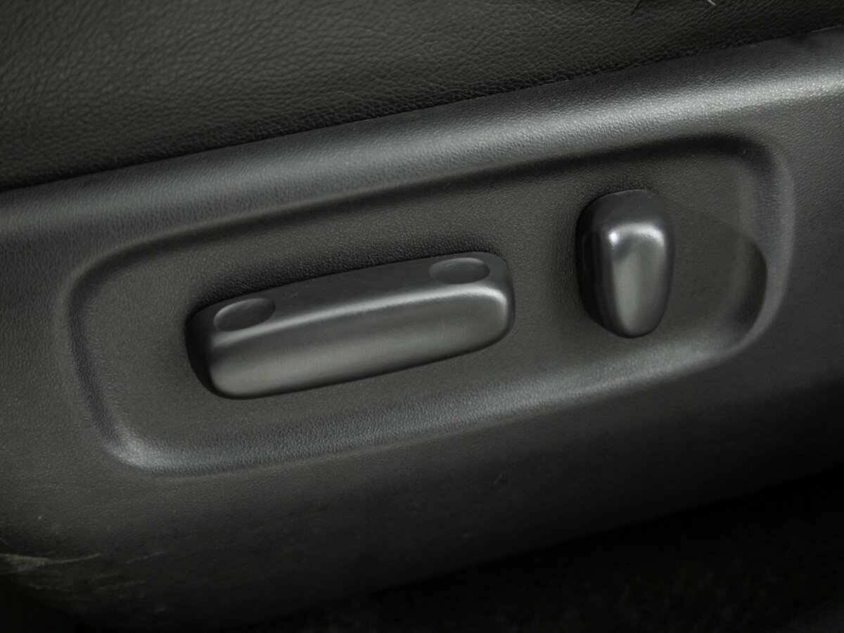 Купить Toyota RAV4 с пробегом. Фото: #14
