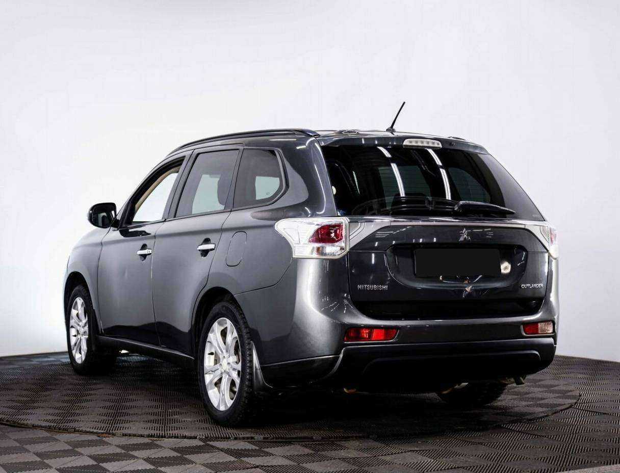 Купить Mitsubishi Outlander с пробегом. Фото: #3