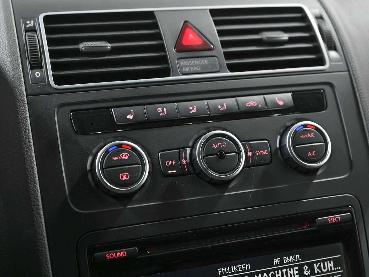 Купить Volkswagen Touran с пробегом. Фото: #10