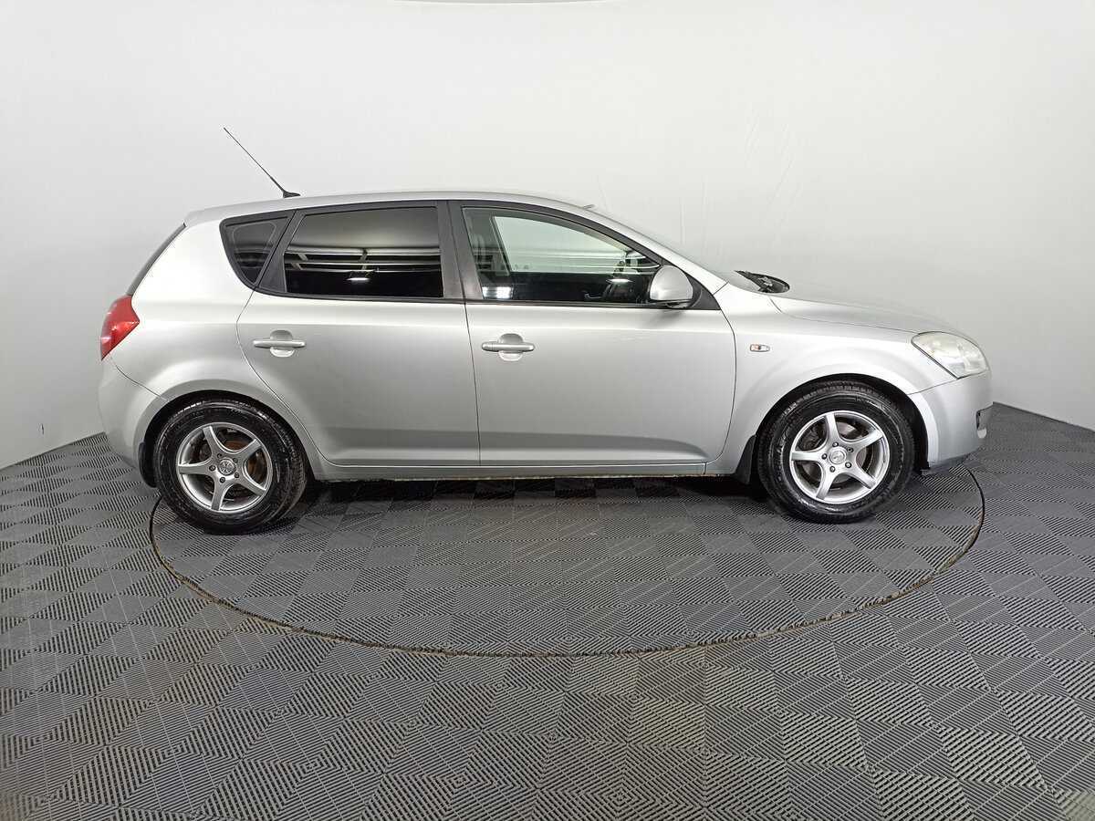 Купить Kia Ceed с пробегом. Фото: #3
