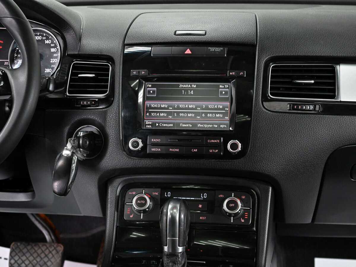 Купить Volkswagen Touareg с пробегом. Фото: #11