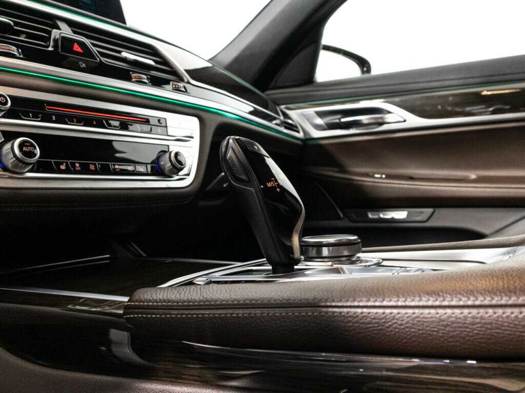 Купить BMW 7 серии с пробегом. Фото: #22
