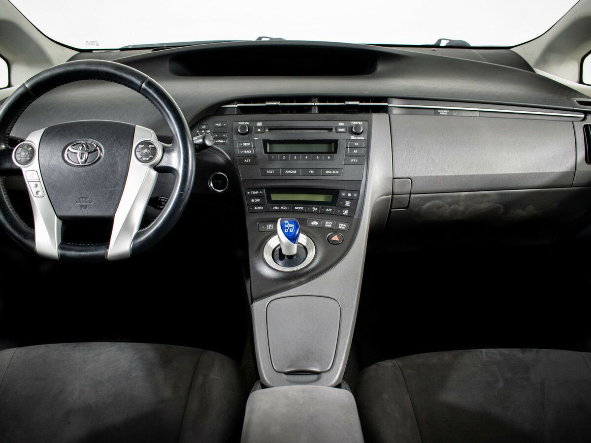 Купить Toyota Prius с пробегом. Фото: #11