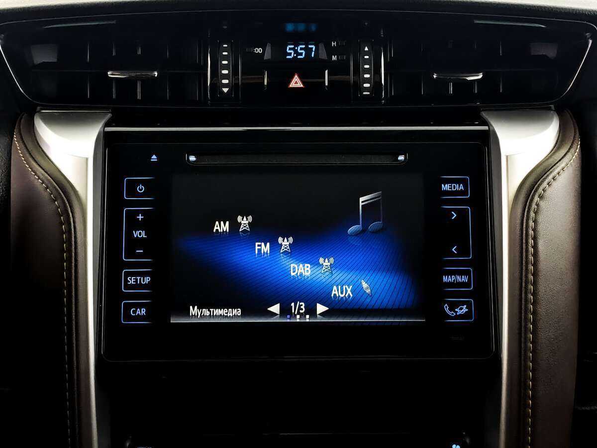 Купить Toyota Fortuner с пробегом. Фото: #12