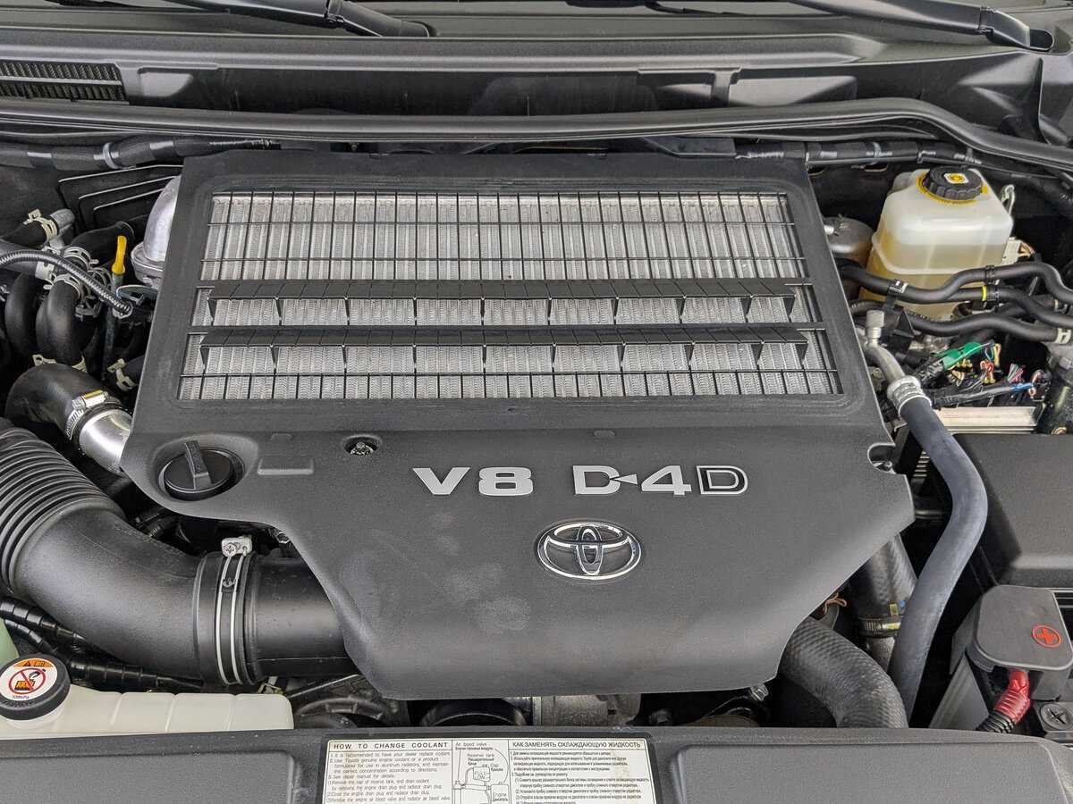 Купить Toyota Land Cruiser с пробегом. Фото: #8