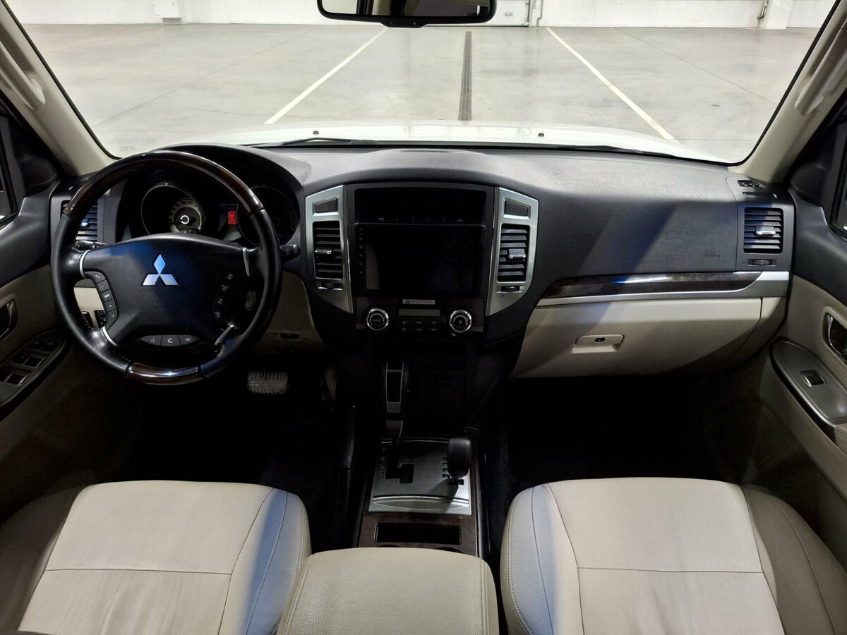 Купить Mitsubishi Pajero с пробегом. Фото: #13
