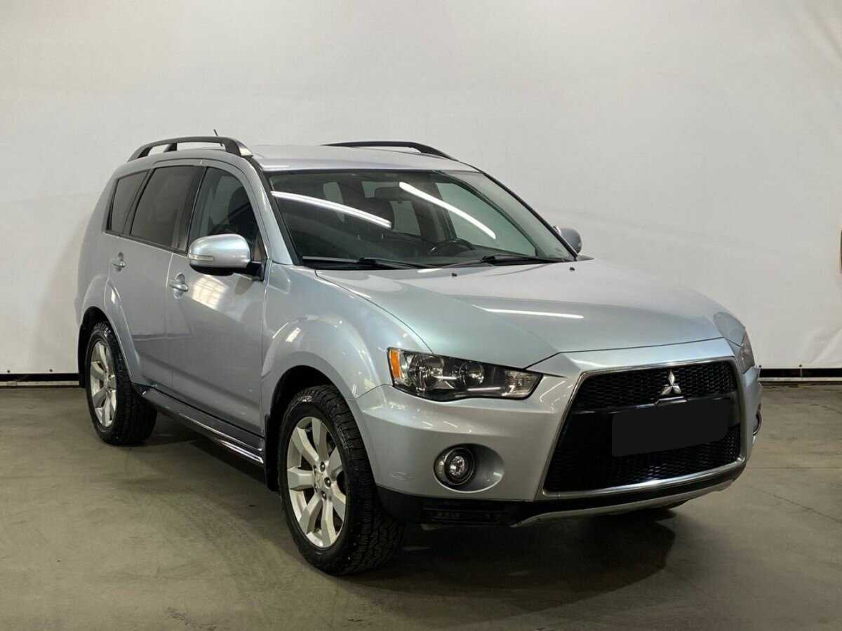 Купить Mitsubishi Outlander с пробегом. Фото: #2