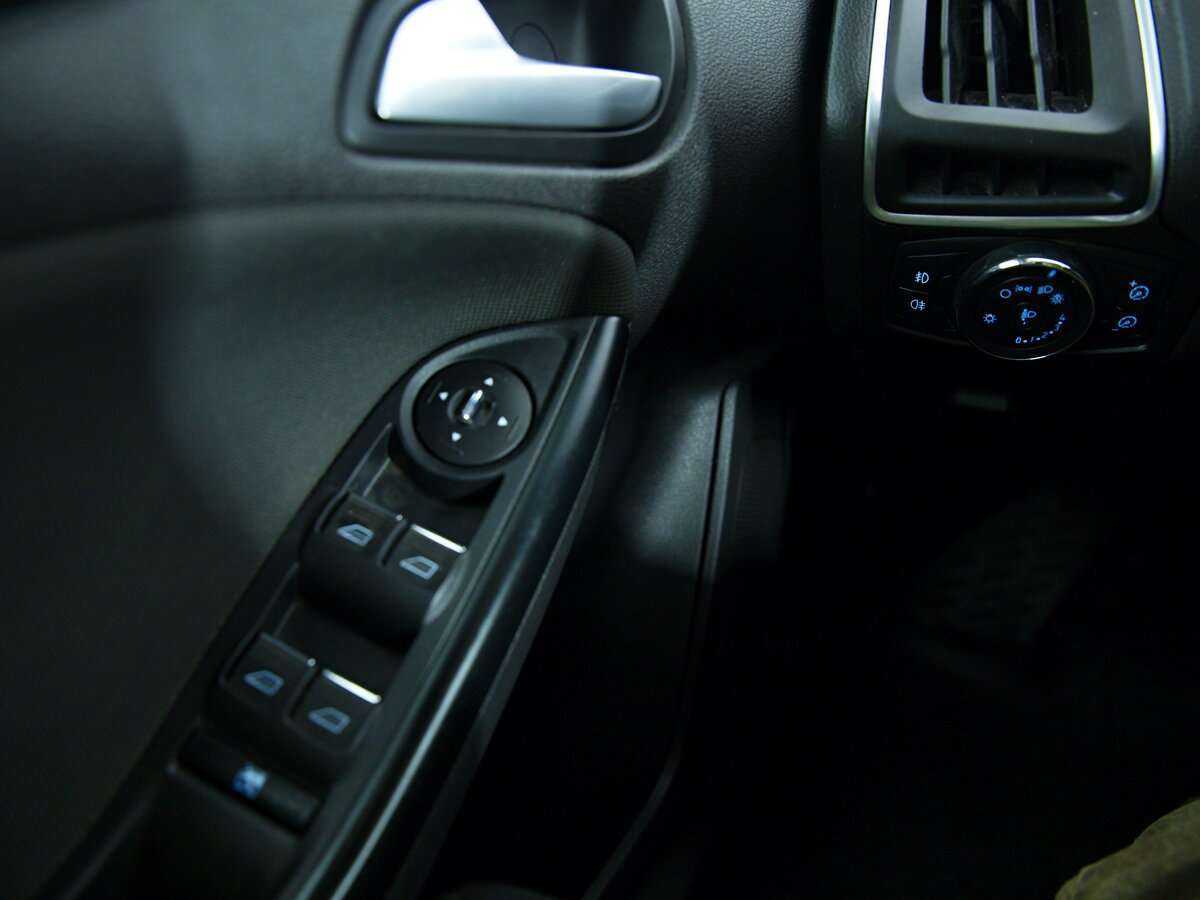 Купить Ford Focus с пробегом. Фото: #11