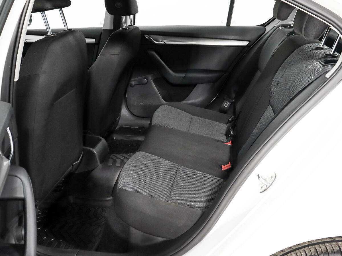 Купить Skoda Octavia с пробегом. Фото: #9