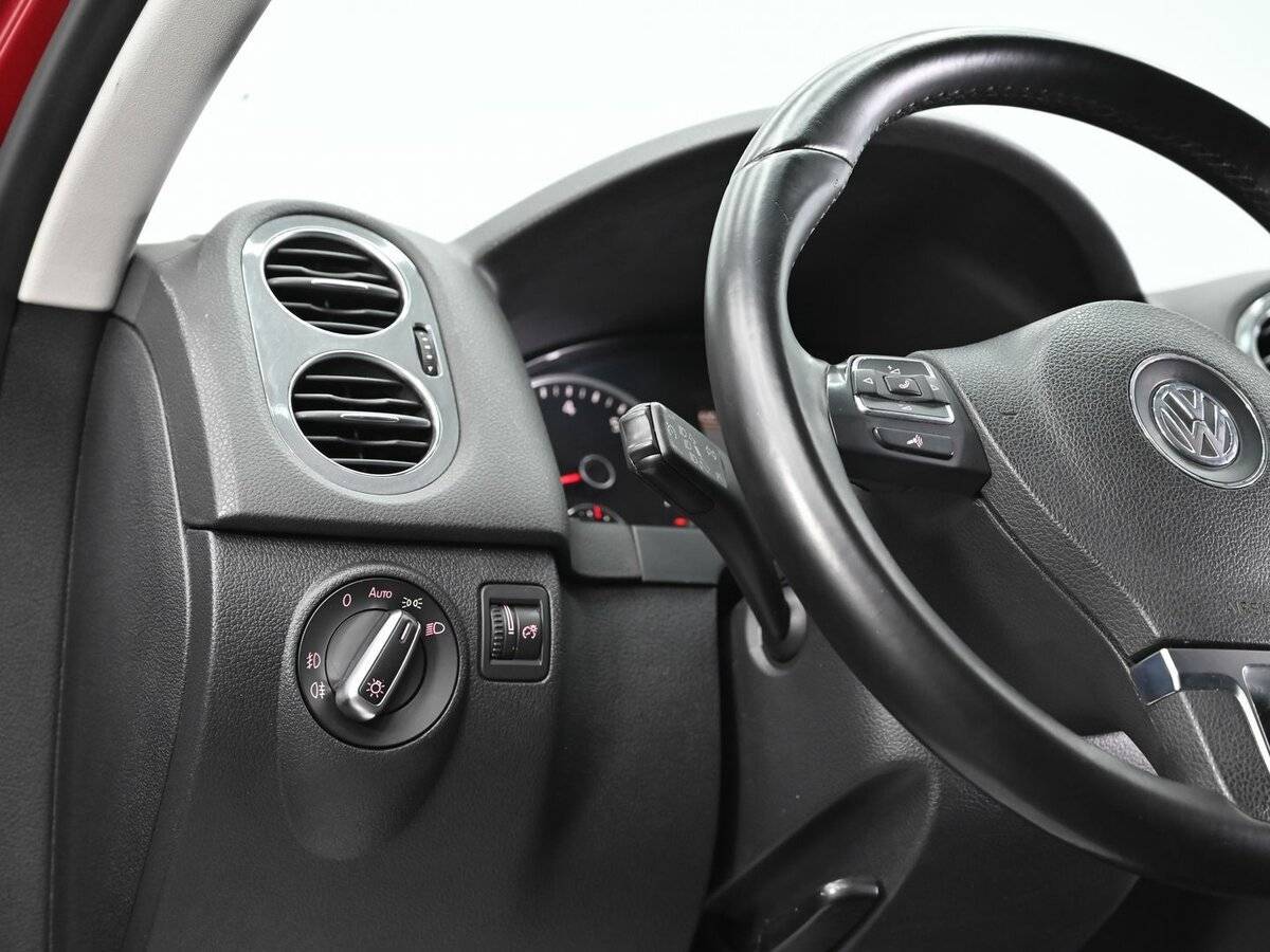 Купить Volkswagen Tiguan с пробегом. Фото: #8