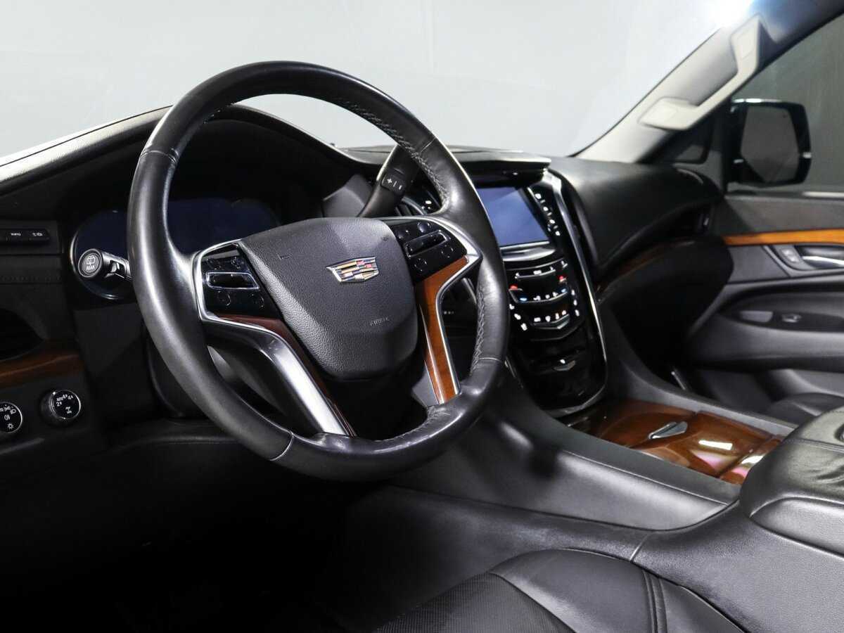 Купить Cadillac Escalade с пробегом. Фото: #10
