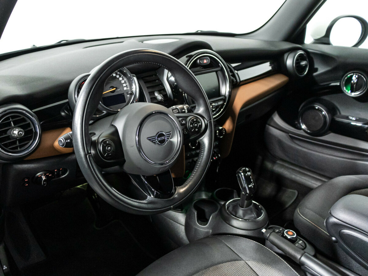Купить Mini Hatch с пробегом. Фото: #10