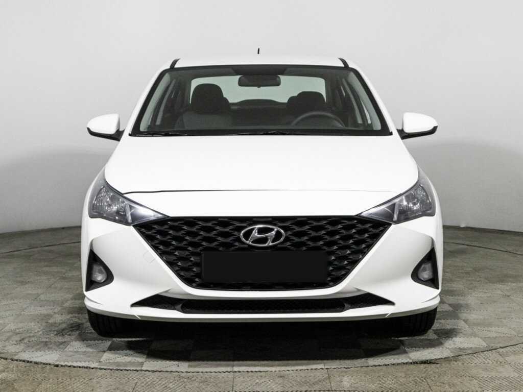 Купить Hyundai Solaris с пробегом. Фото: #1