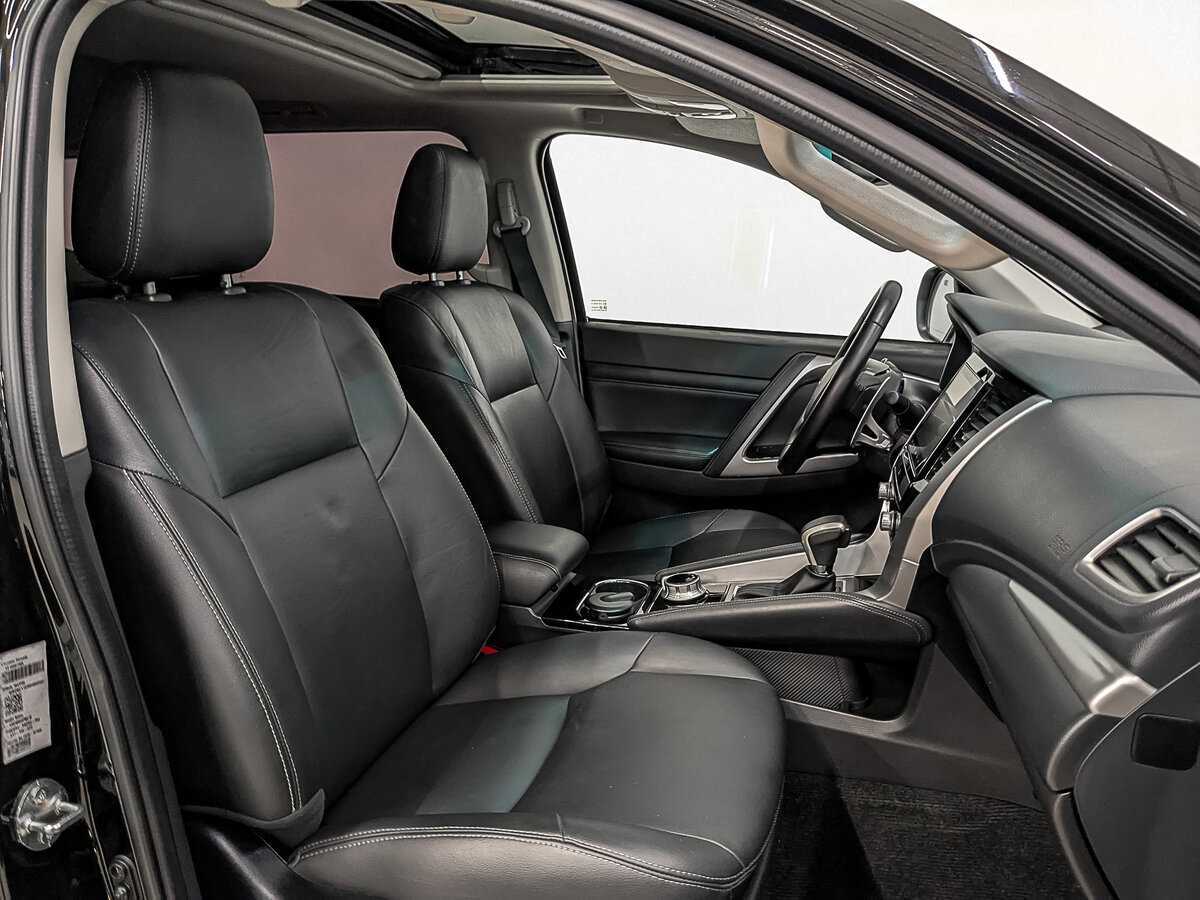 Купить Mitsubishi Montero Sport с пробегом. Фото: #21