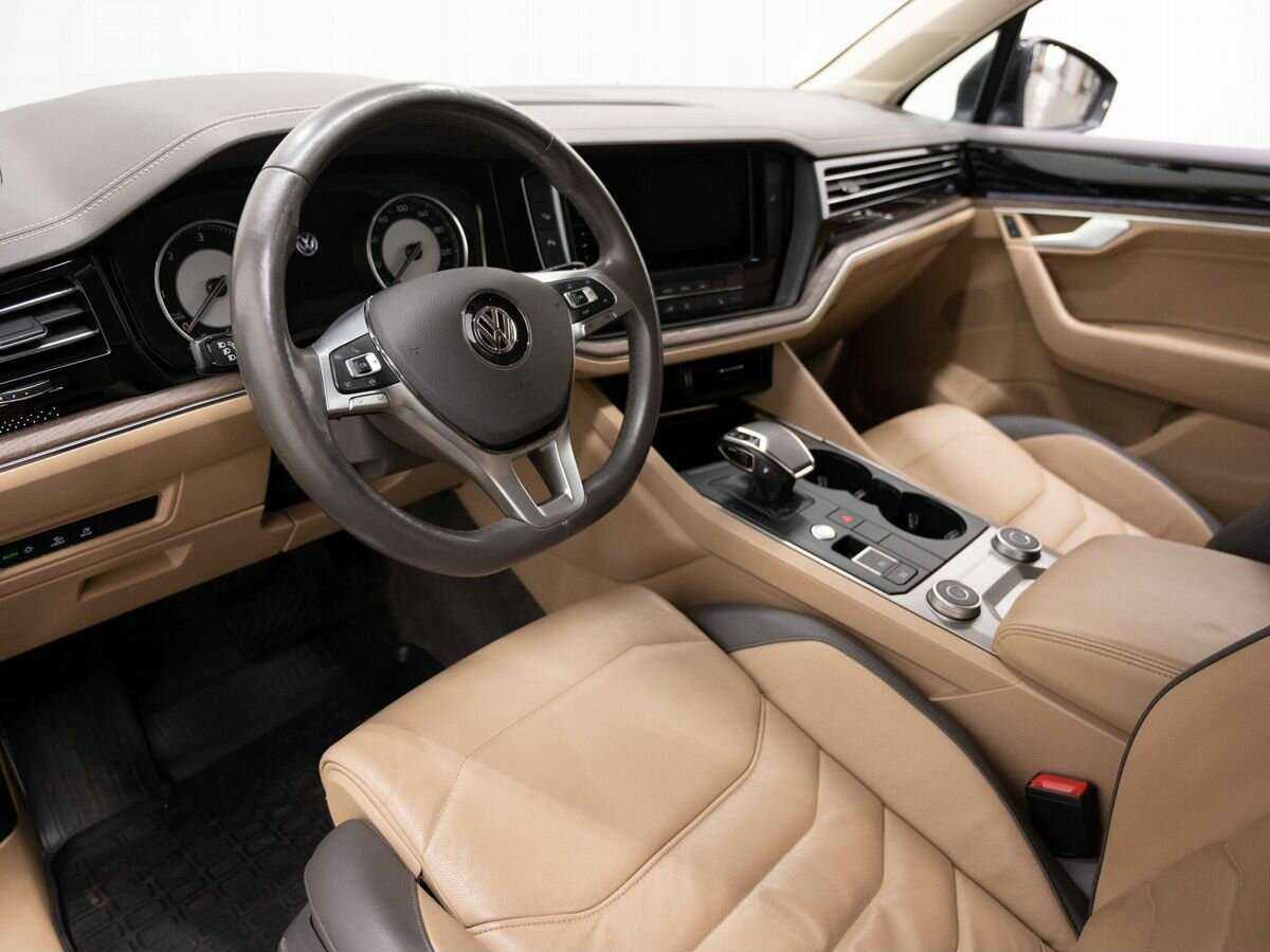 Купить Volkswagen Touareg с пробегом. Фото: #6
