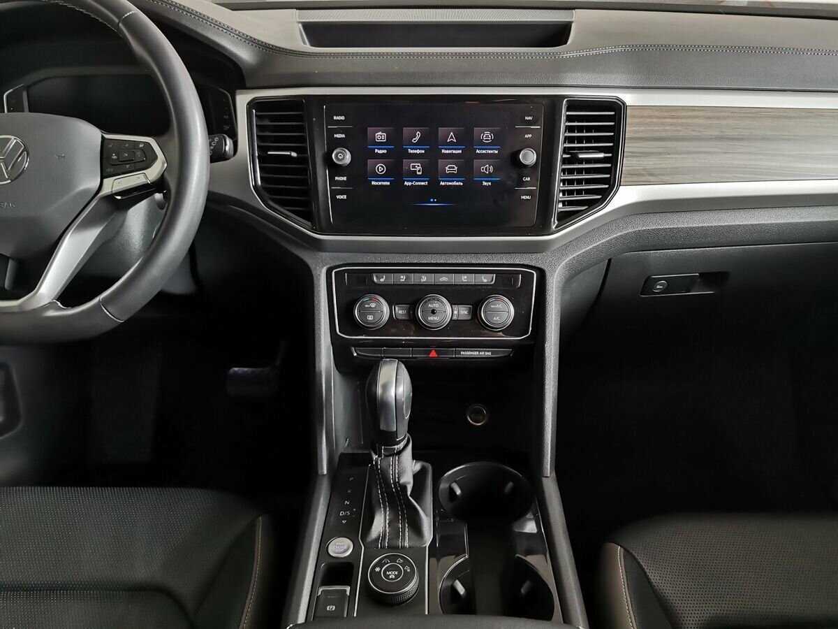 Купить Volkswagen Teramont с пробегом. Фото: #10