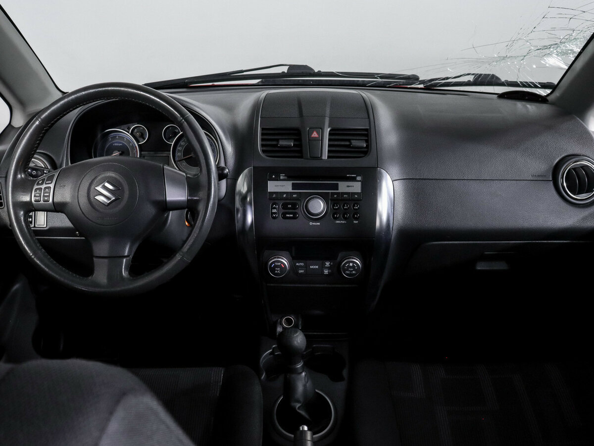 Купить Suzuki SX4 с пробегом. Фото: #9