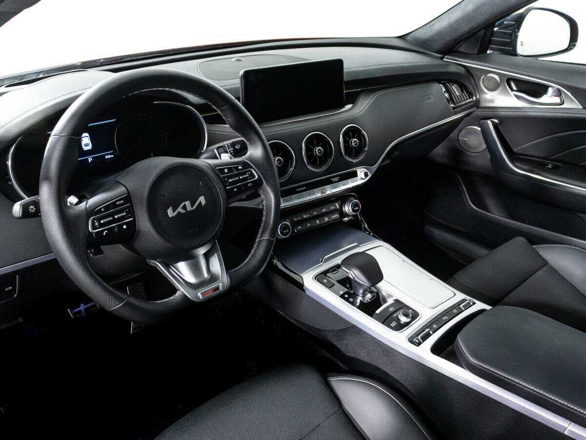 Купить Kia Stinger с пробегом. Фото: #10