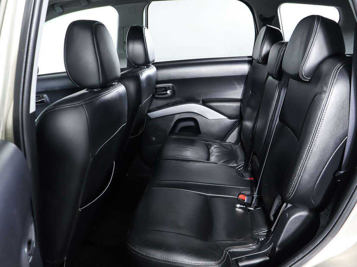 Купить Mitsubishi Outlander с пробегом. Фото: #9