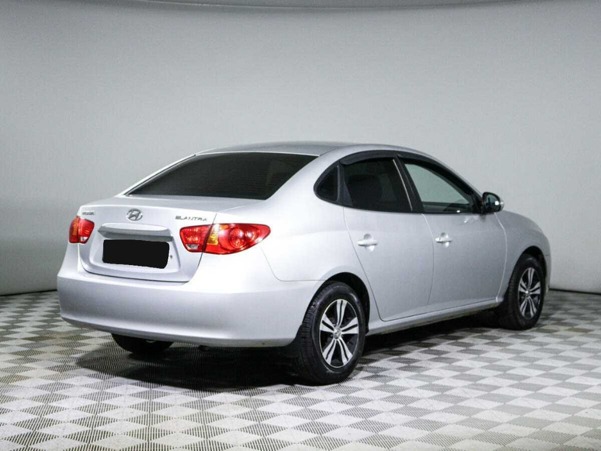 Купить Hyundai Elantra с пробегом. Фото: #3